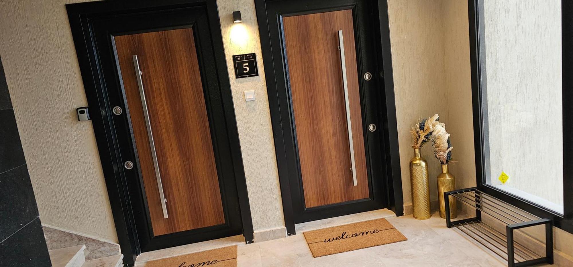 אל-מדינה الشقق الفاخرة Modern Apartments Of 3 Bedrooms 5 Minutes To Haram מראה חיצוני תמונה