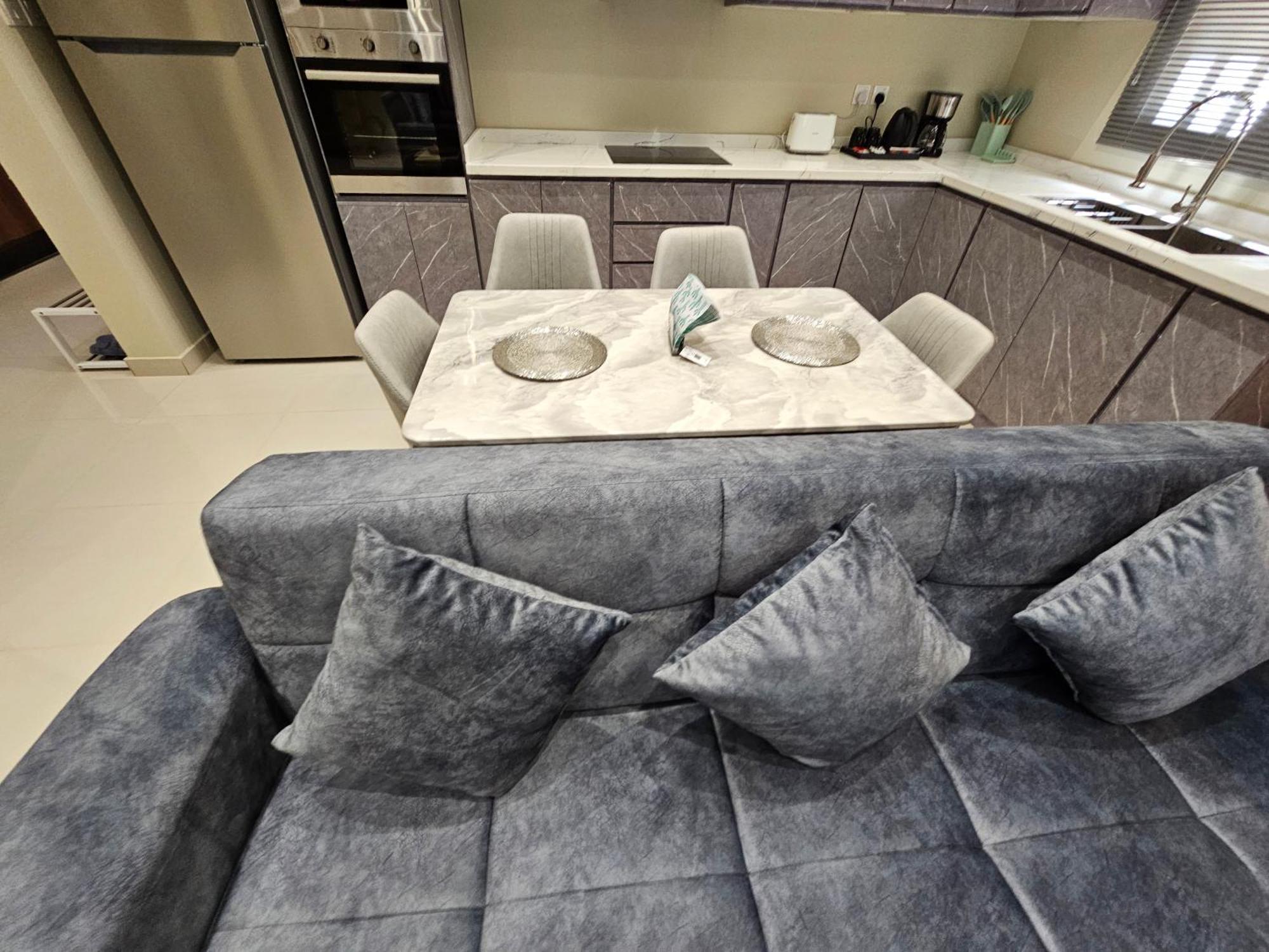 אל-מדינה الشقق الفاخرة Modern Apartments Of 3 Bedrooms 5 Minutes To Haram מראה חיצוני תמונה
