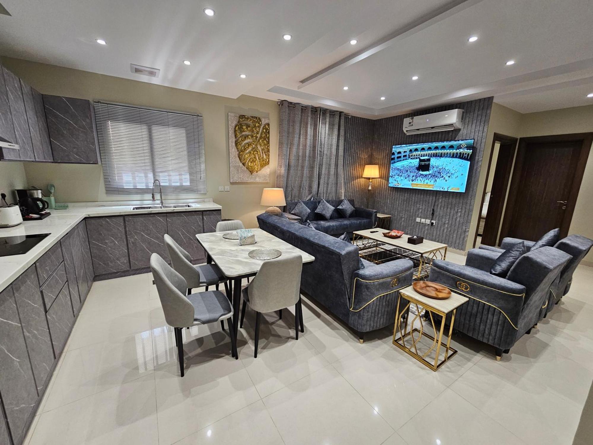 אל-מדינה الشقق الفاخرة Modern Apartments Of 3 Bedrooms 5 Minutes To Haram מראה חיצוני תמונה